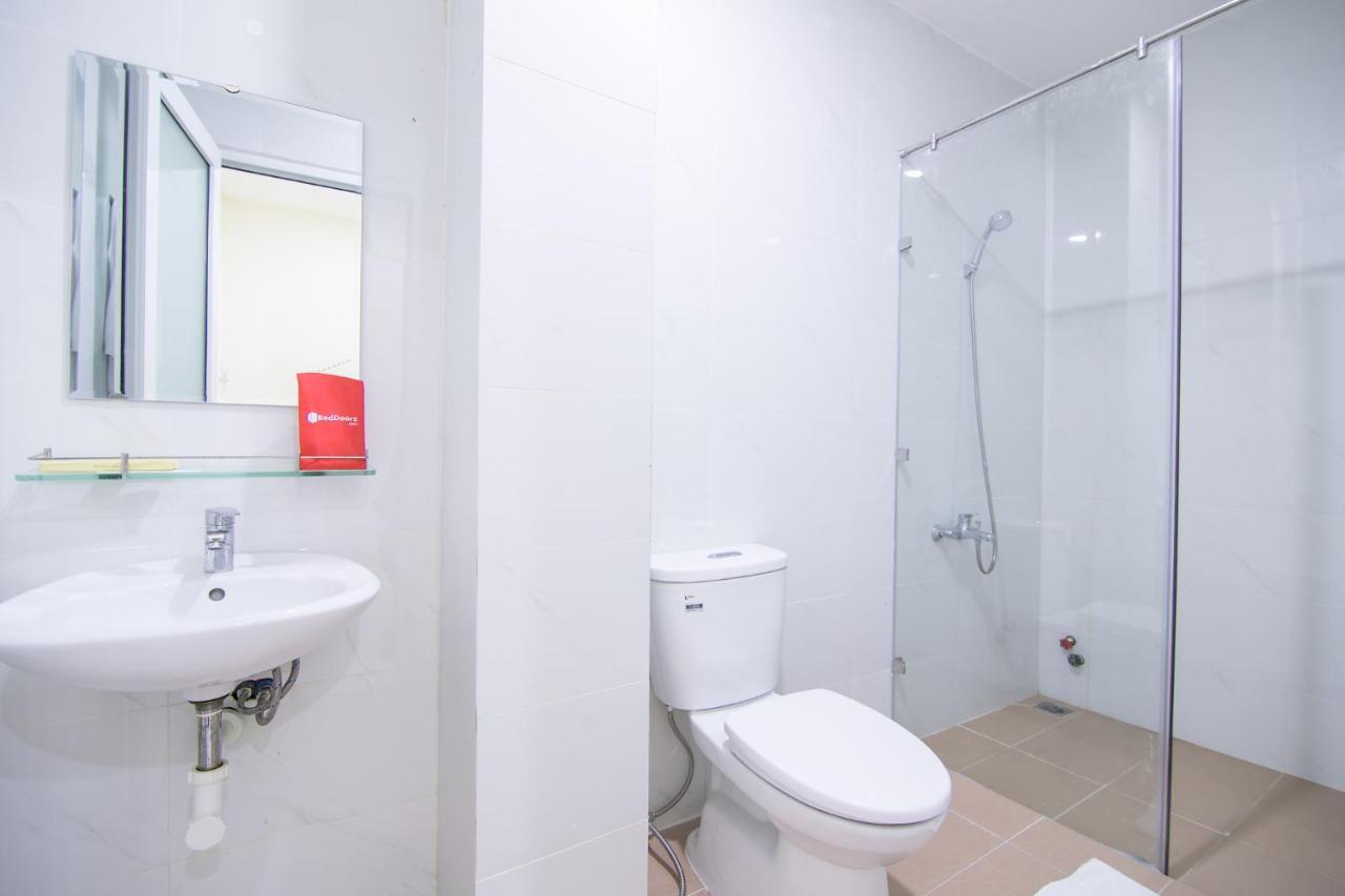 Reddoorz @ Le Van Sy Street Хошимин Экстерьер фото