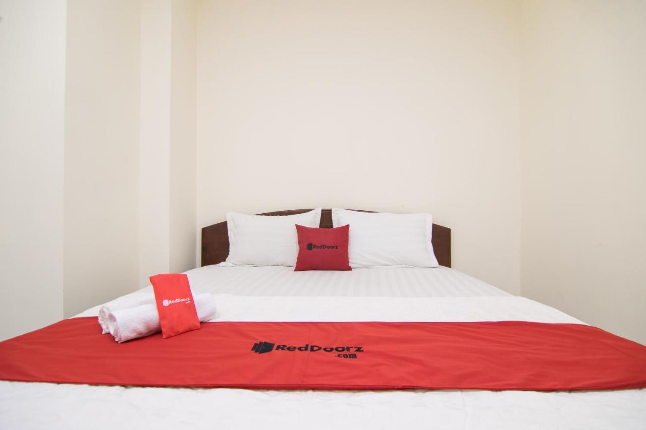 Reddoorz @ Le Van Sy Street Хошимин Экстерьер фото